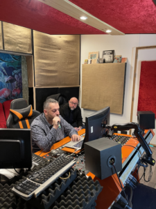 Enregistrement studio des voix d'Arno et Phil, avec l'oeil expert de Ludo et Fabio